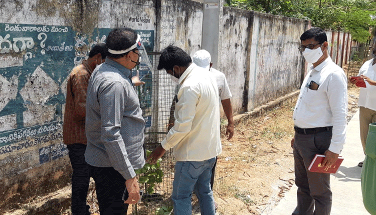 ఆక్సిజన్ ప్లాంట్ పనులు సత్వరమే చేపట్టండి