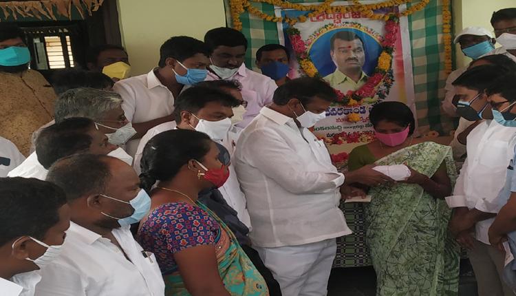 పాలమూరు సర్పంచులు అందరికీ స్ఫూర్తిదాయకం