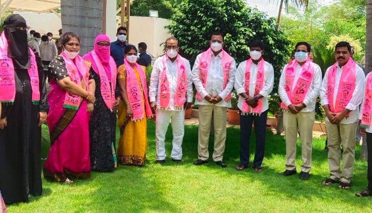 అచ్చంపేట బల్దియాపై గులాబీ జెండా