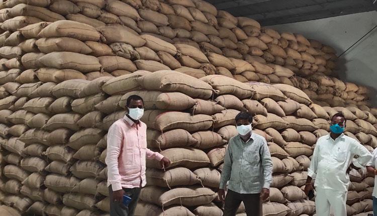 ధాన్యం తరలింపులో వేగం పెంచాలి