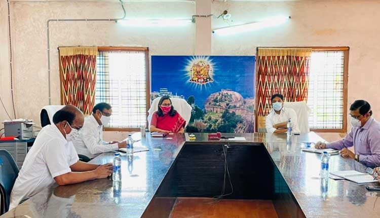 అధికారులు అప్రమత్తంగా ఉండాలి