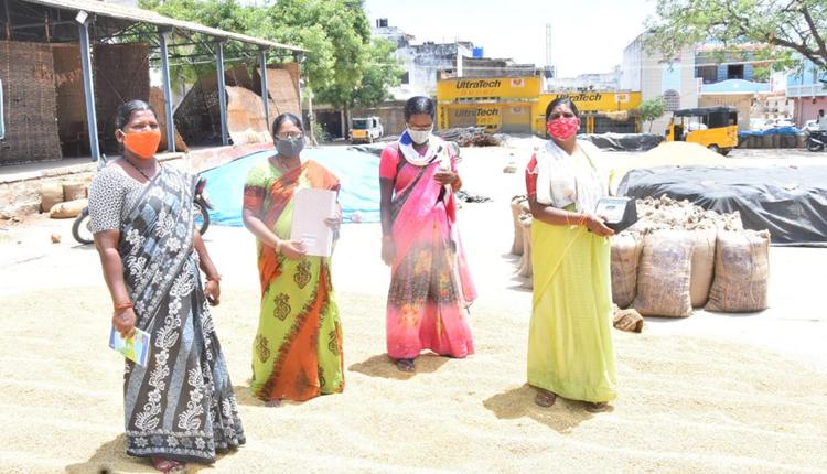 అన్నదాతలకు ‘ఆమె’ అండ