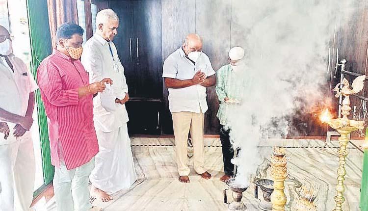 బయటకు రావద్దు..