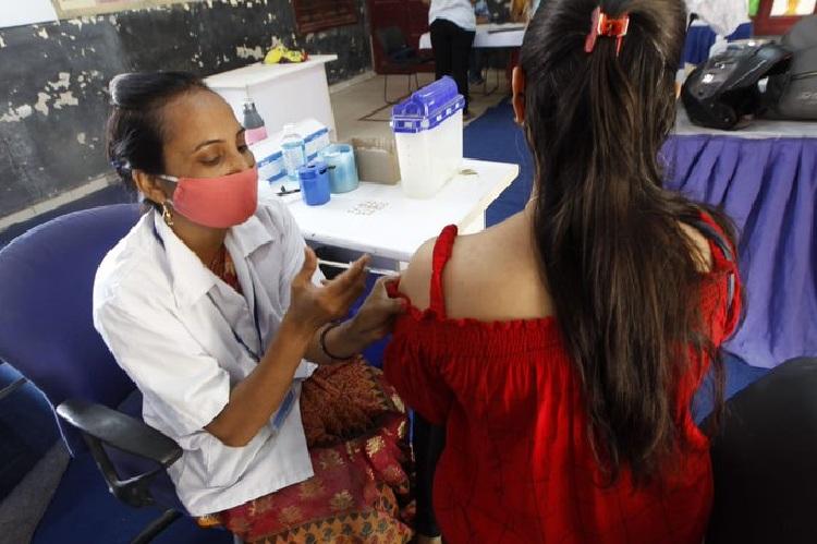 దేశంలో 23.88 కోట్ల కొవిడ్‌ టీకాల పంపిణీ