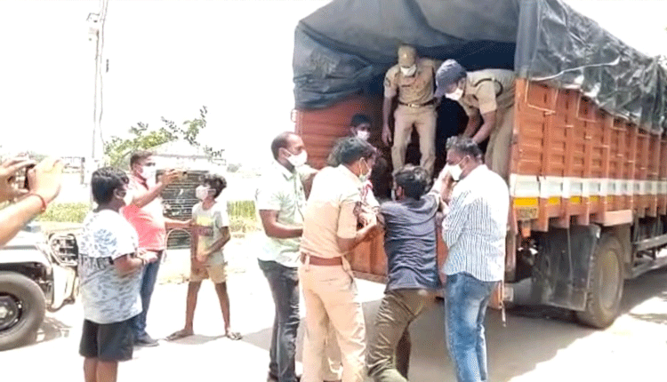 ఆకతాయిలను ఐసోలేషన్‌కు పంపించిన పోలీసులు