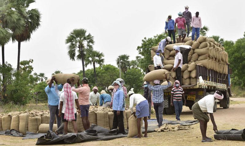 నారుకూ నీరిద్దాం