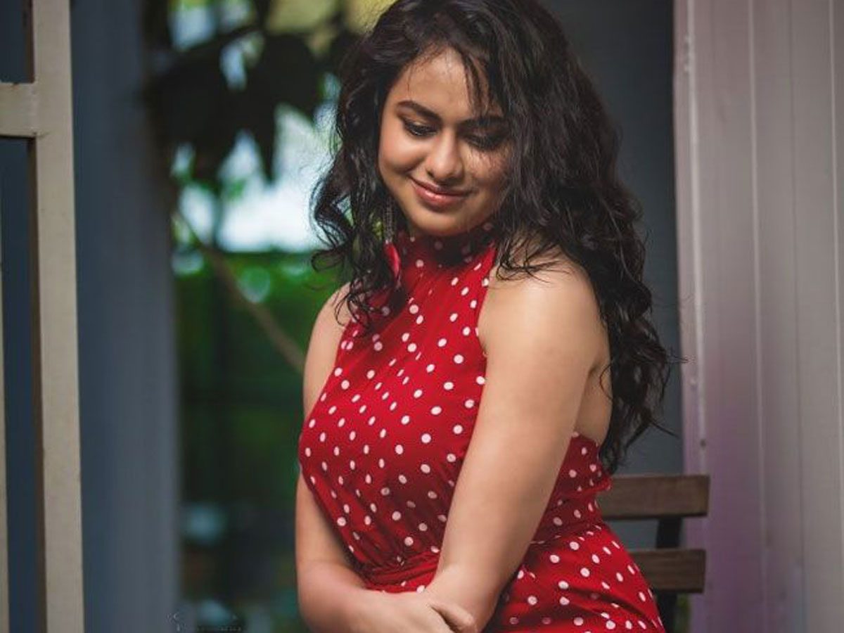 ఈ అమ్మాయిని గుర్తు పట్టారా.. !