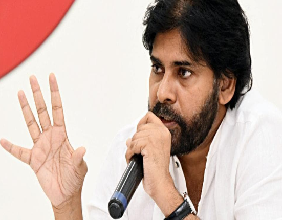 ఆక్సిజన్ అందక ప్రాణాలు కోల్పోవడం విషాదకరం: పవన్ కల్యాణ్