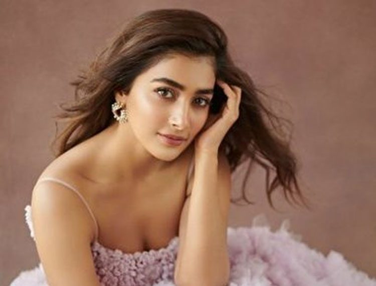 నాకు స్వ‌ల్ప ల‌క్షణాలు మాత్రమే ఉన్నాయి:  పూజాహెగ్డే