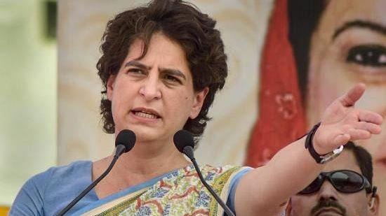 వ్యాక్సిన్ల కొర‌త‌.. ప్రియాంకా ఫైర్‌