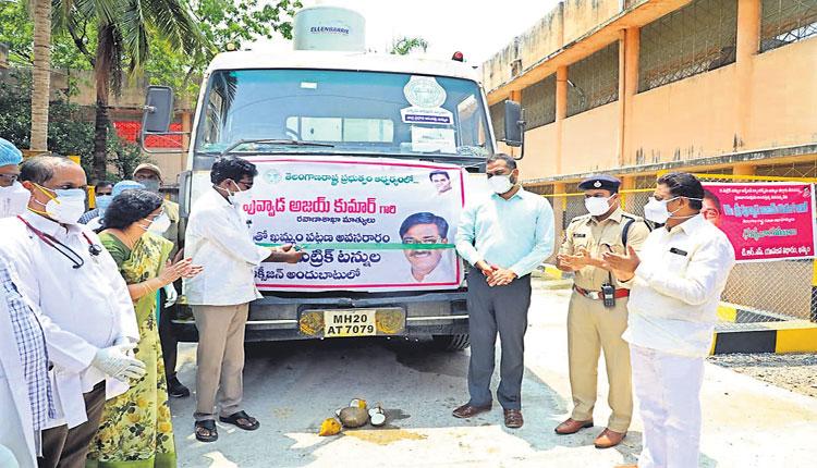 ఆక్సిజన్‌ కొరత లేదు: పువ్వాడ