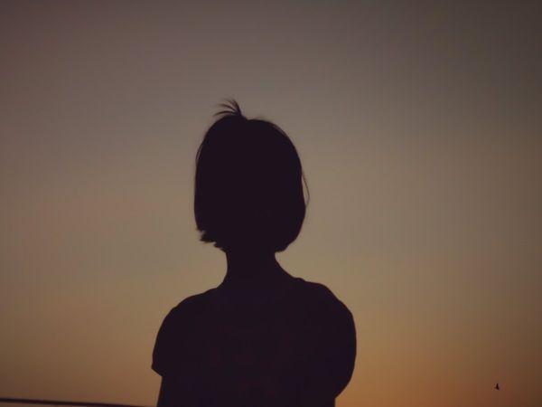 ప్రియుడితో క‌లిసి నాలుగేండ్ల చిన్నారిని చిదిమేసిన మ‌హిళ‌