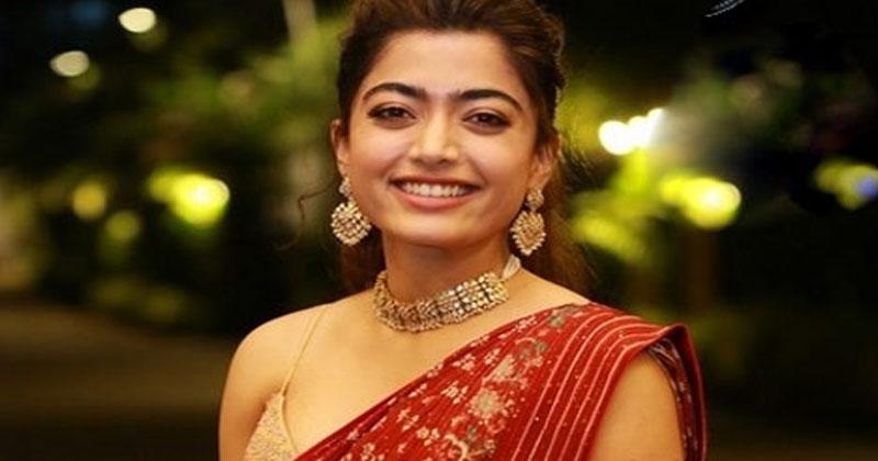 తన ఫేవరేట్ ఐపీఎల్ టీంతో పాటు క్రికెటర్ పేరు రివీల్ చేసిన రష్మిక