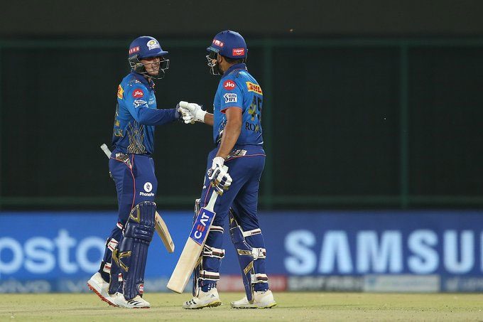 IPL 2021 : వరుస ఓవర్లలో రెండు వికెట్లు కోల్పోయిన ముంబై