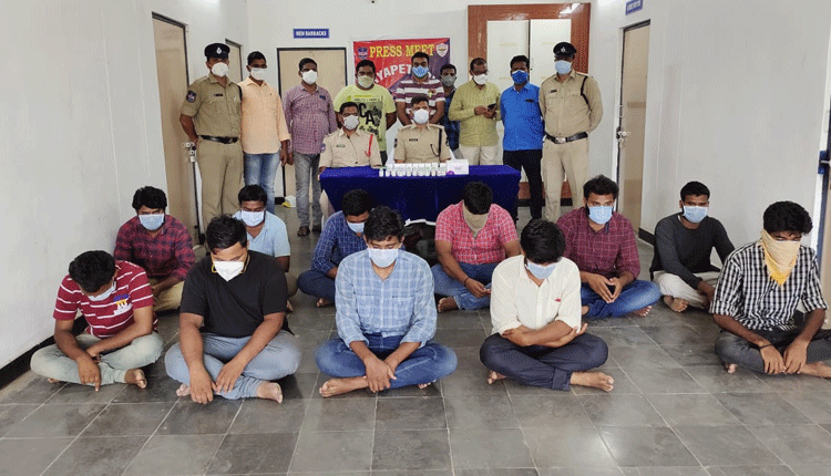 సూర్యాపేటలో రెమ్డెసివియర్ బ్లాక్ దందా ముఠా అరెస్ట్