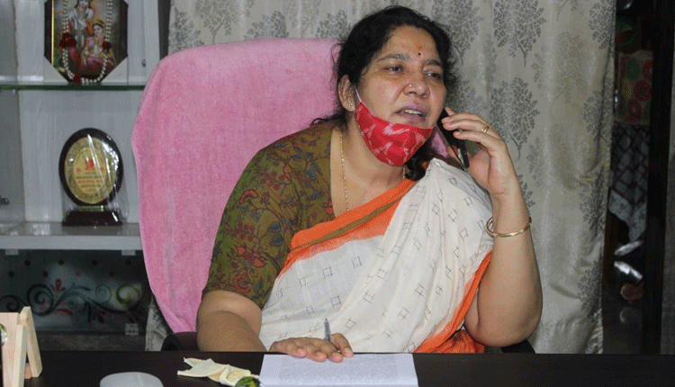 కరోనాపై కలెక్టర్లతో మంత్రి సత్యవతి రాథోడ్‌ సమీక్ష