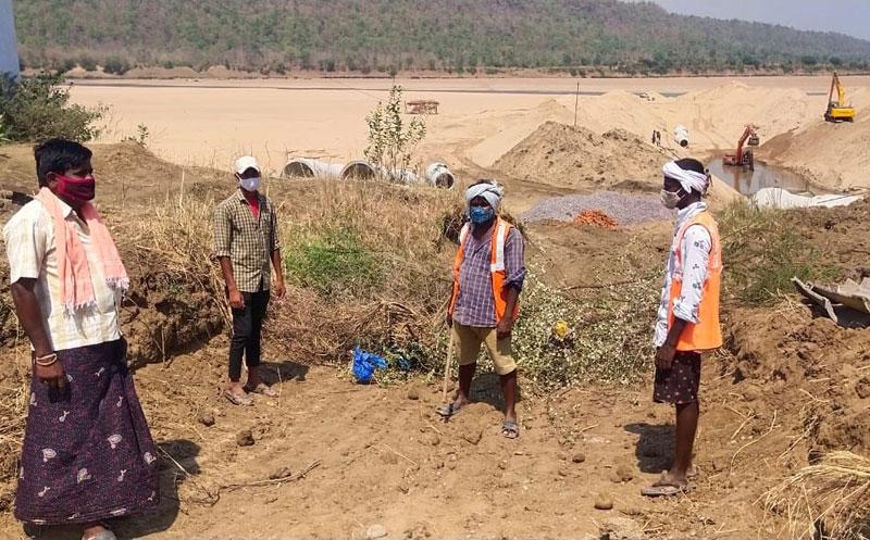 ‘పొరుగు’ రాకపోకలపై పంచాయతీ పహారా