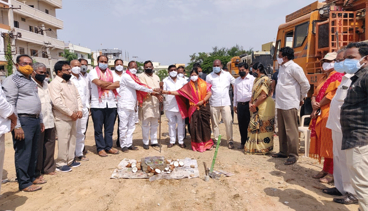 పార్కుల అభివృద్ధికి కృషి చేస్తాం
