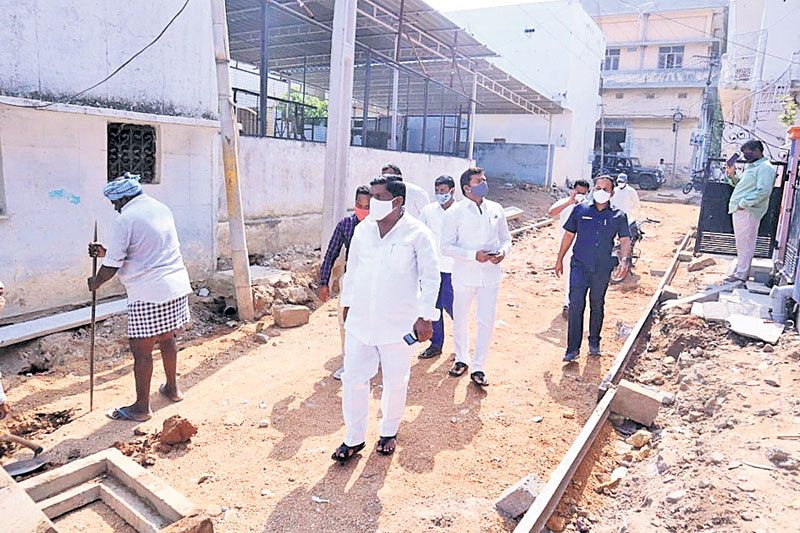 పనుల్లో నాణ్యతా ప్రమాణాలు పాటించాలి