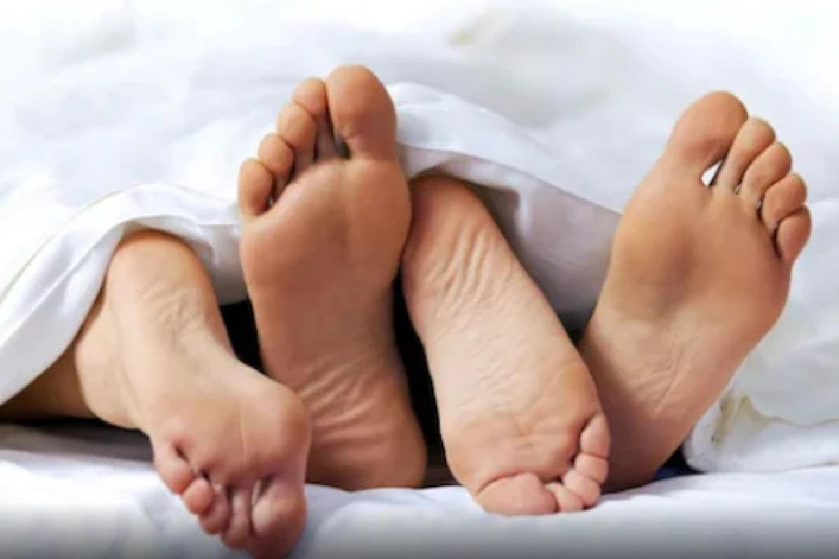 శృంగారం కోసం బ‌యిటికెళ్తా.. ఈ-పాస్ ఇవ్వండి