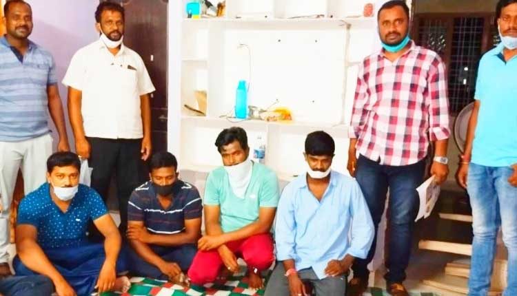 జిల్లా టాస్క్‌ఫోర్స్‌ అదుపులో ఐదుగురు పేకాటరాయుళ్లు