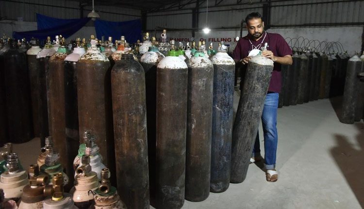 సహృదయులు.. ఆదర్శ సేవలు