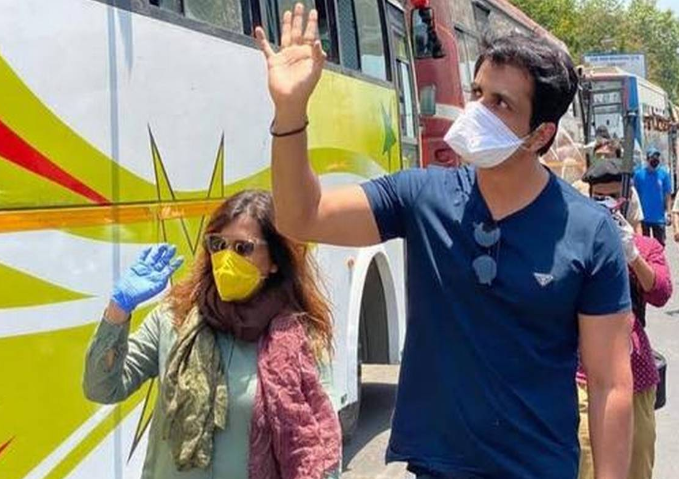 22 మంది ప్రాణాలు రక్షించిన సోనూ సూద్ బృందం