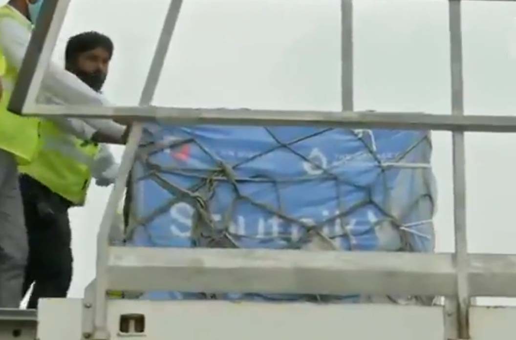 హైద‌రాబాద్ చేరుకున్న స్పుత్నిక్ వి వ్యాక్సిన్లు