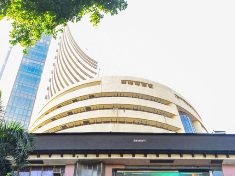 నష్టాల నుంచి లాభాల్లోకి స్టాక్ మార్కెట్లు..