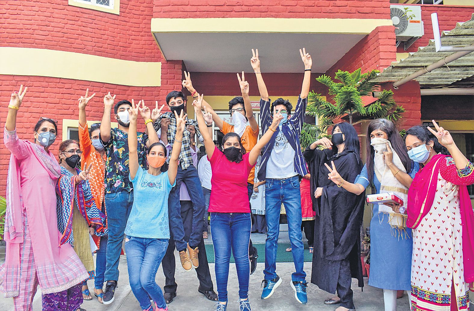 పదో తరగతిలో అందరూ పాస్‌ వారంలో టెన్త్‌ గ్రేడ్లు