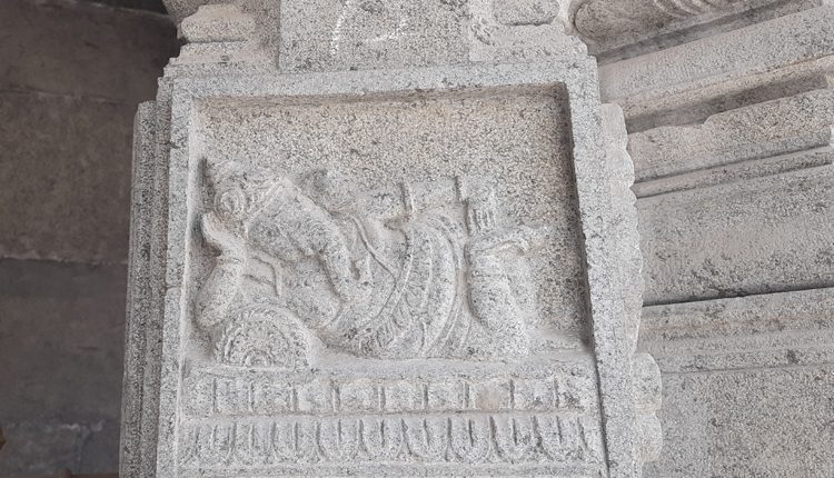 అష్టభుజి మండపాల్లో కనువిందైన ఆకృతులు