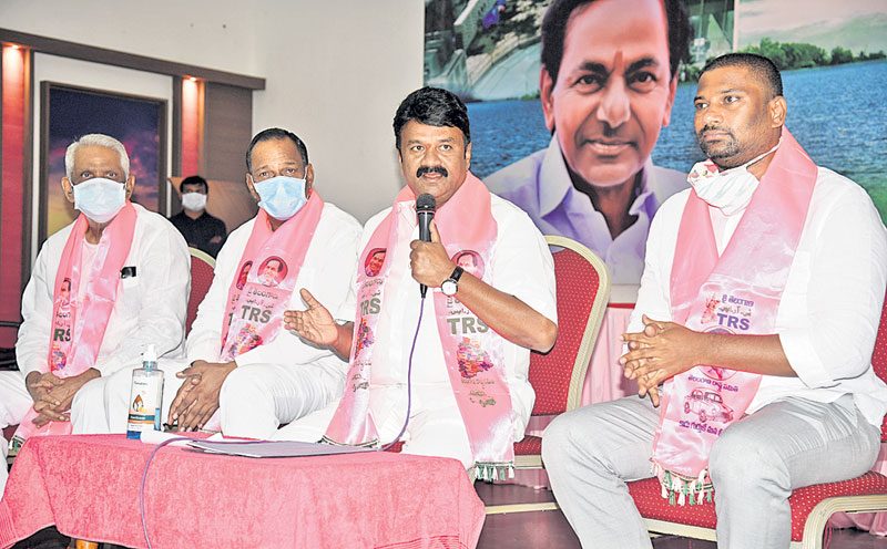 నోళ్లు అదుపులో పెట్టుకోవాలి