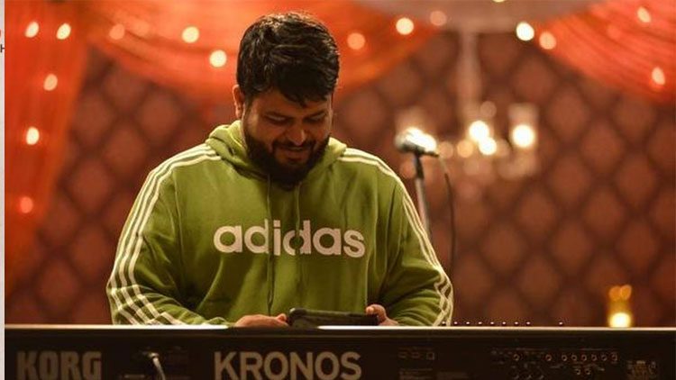 మ్యూజిక్ డైరెక్ట‌ర్ థ‌మ‌న్ పై ప్ర‌శంస‌ల జ‌ల్లు