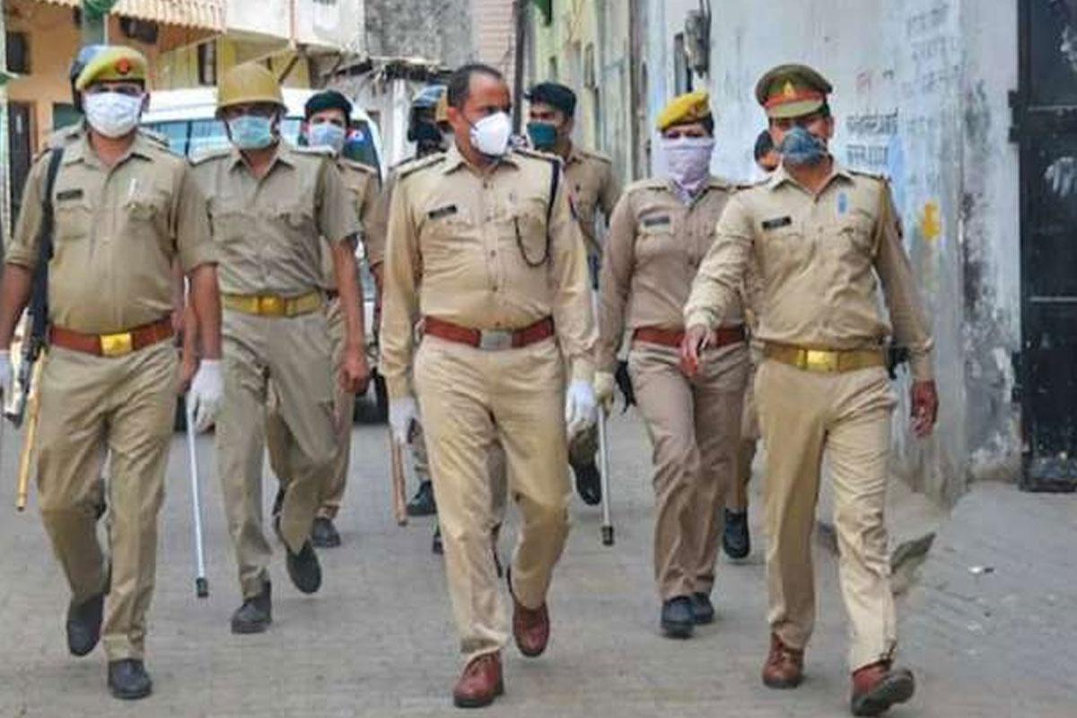 బీజేపీ ఎమ్మెల్యే ఇంటిపై బాంబులు విసిరేందుకు యత్నం..