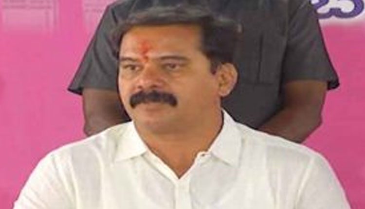 ప్రభుత్వ పథకాలను కార్మికులు ఉపయోగించుకోవాలి