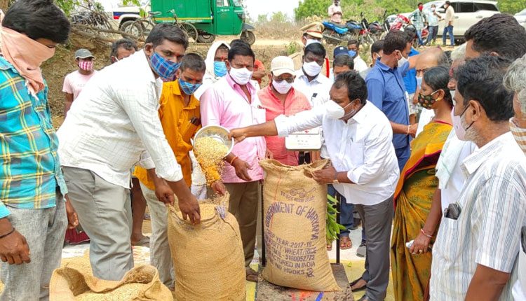 వ్యవసాయాన్ని లాభసాటిగా మార్చడమే సీఎం కేసీఆర్‌ లక్ష్యం