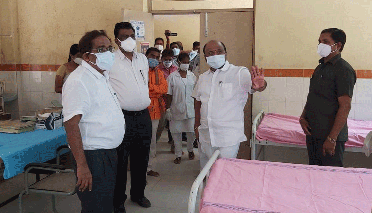 ఏరియా హాస్పిటల్‌ను ఆకస్మికంగా తనిఖీ చేసిన ఎమ్మెల్యే చల్లా