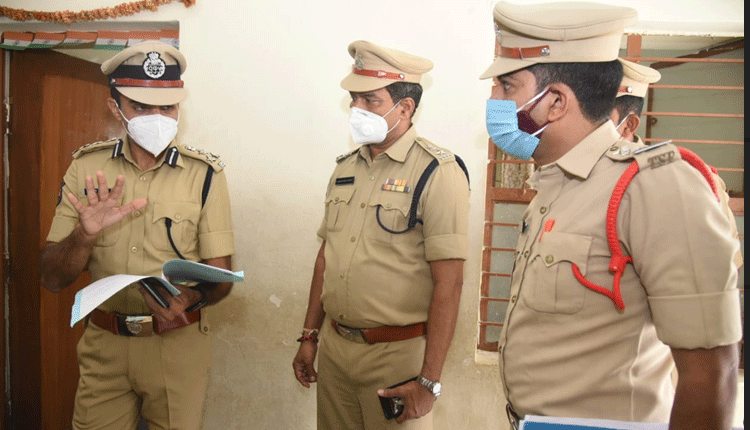 సైబర్ నేరాలపై సత్వరమే స్పందించాలి : వరంగ‌ల్‌ సీపీ