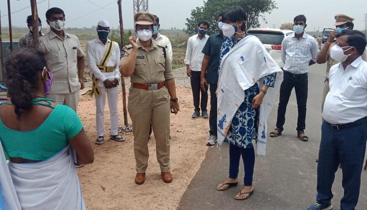 సరిహద్దు చెక్‌పోస్టులు తనిఖీ