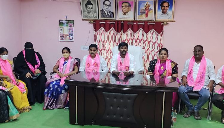 పార్టీలకతీతంగా అభివృద్ధి