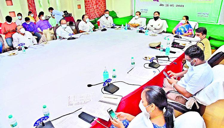 ‘ప్రైవేట్‌’ ఫీజులపై పర్యవేక్షణకు కమిటీ