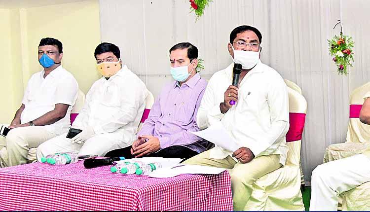 హెల్త్‌హబ్‌గా మార్చడమే సీఎం కేసీఆర్‌ లక్ష్యం