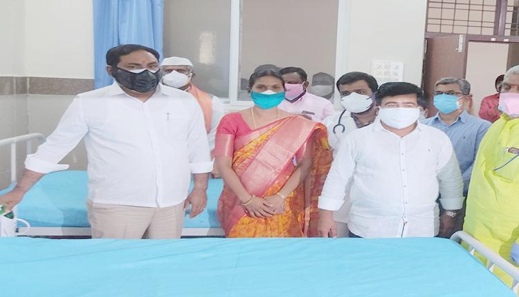 కొవిడ్‌ బాధితులను కాపాడుకుంటాం..