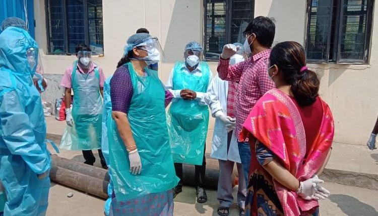 కరోనా బాధితులను కాపాడుకుంటాం