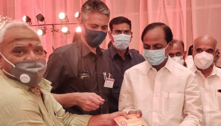 సీఎం కేసీఆర్‌ను కలిసిన గంగు ఉపేంద్రశర్మ