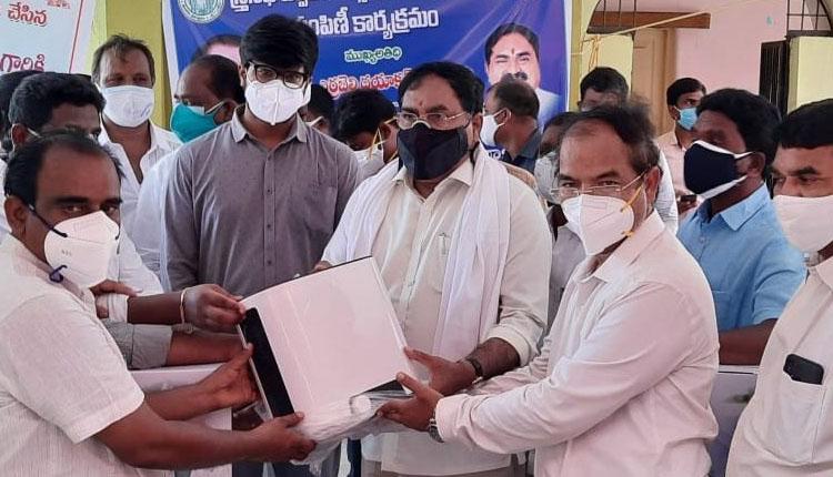 ఎంజీఎం తరహాలో మానుకోటలో మెడికల్‌ కాలేజీ