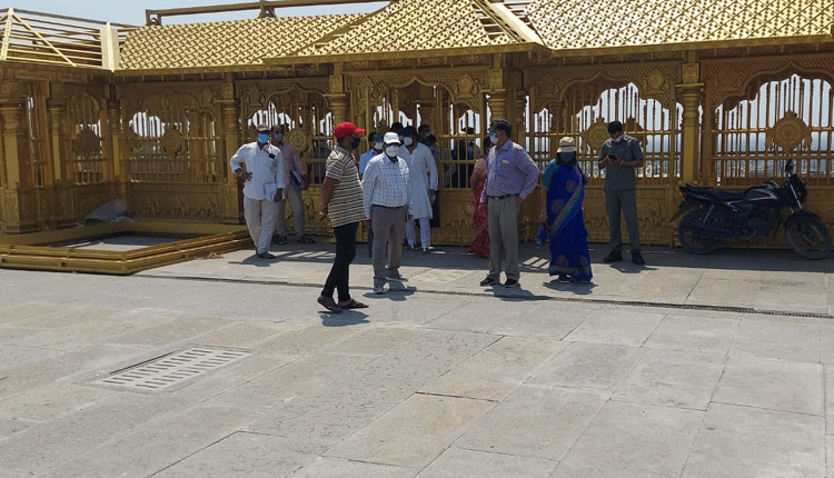 యాదాద్రి ఆలయ పునర్నిర్మాణ పనుల పరిశీలన