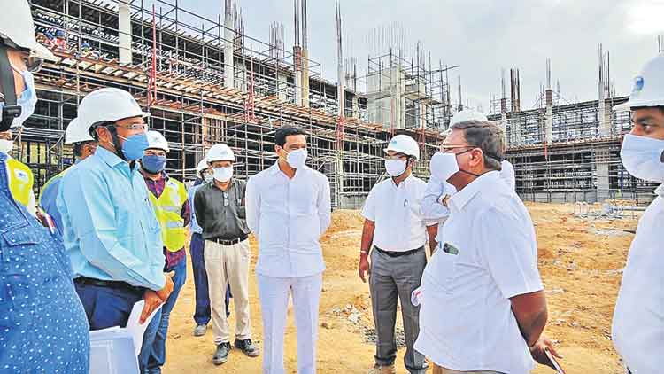 గడువులోగా నిర్మాణం పూర్తి కావాలి