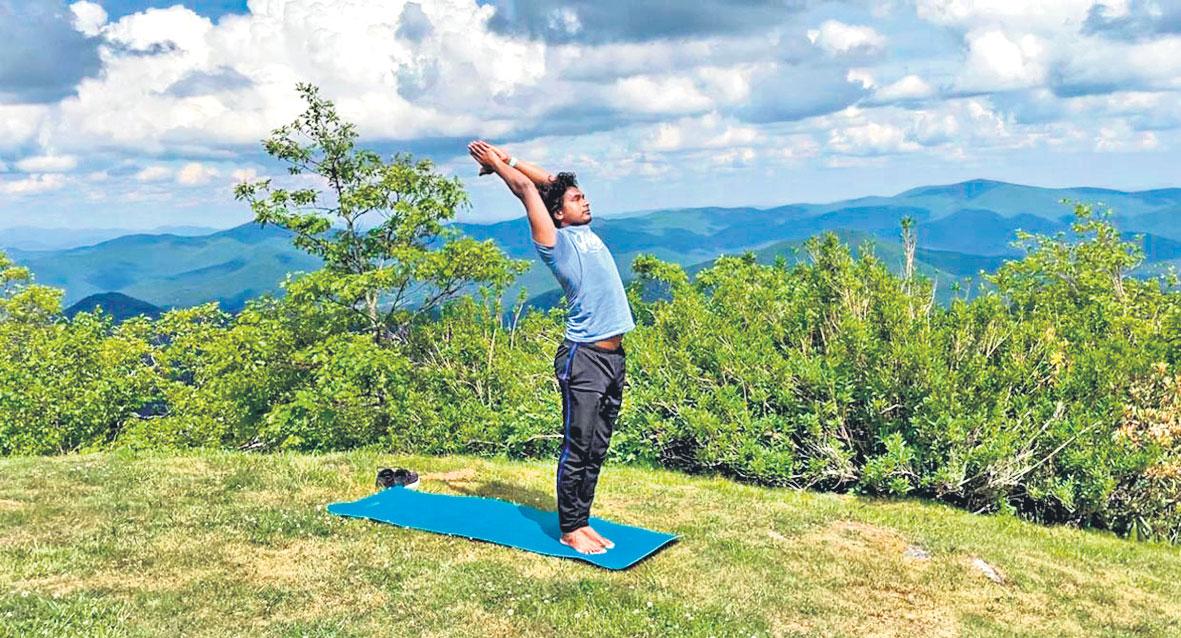 ‘బ్రాస్టౌన్‌ బాల్డ్‌’పై సూర్యనమస్కారాలు