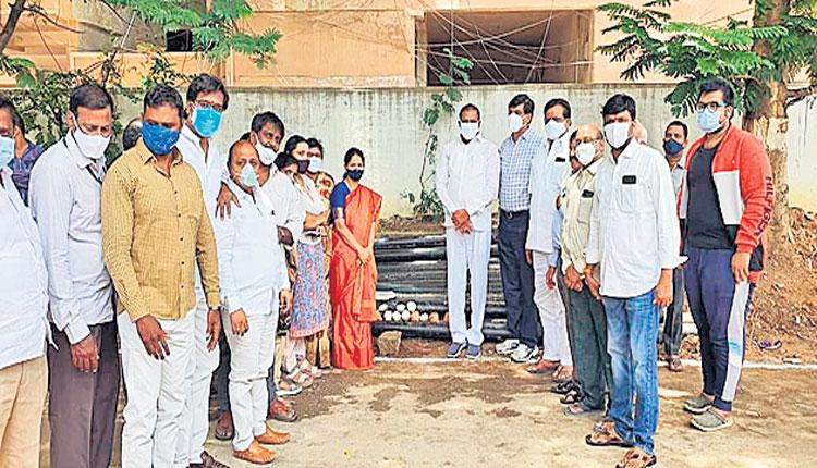 ఇంటింటికీ మిషన్‌ భగీరథ నీరు